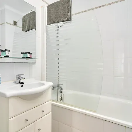 アパート Bright And Spacious 2 Bed