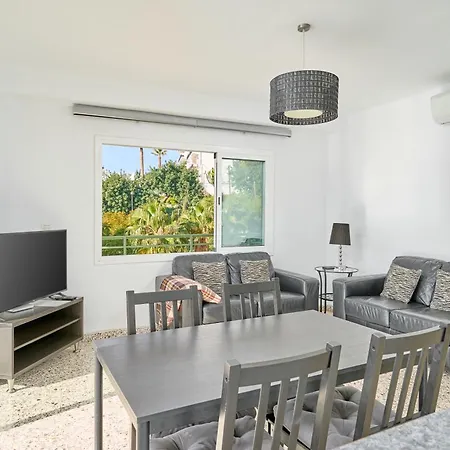 アパート Bright And Spacious 2 Bed ネルハ
