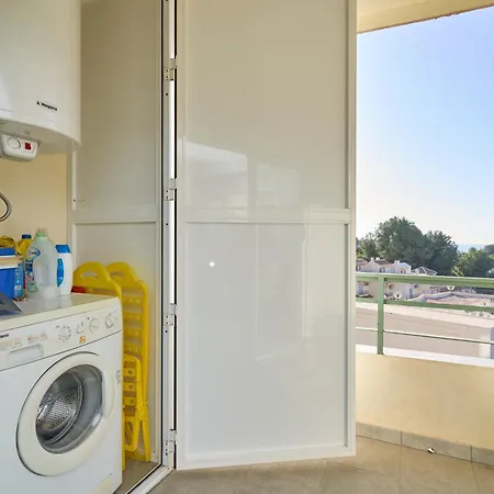 Bright And Spacious 2 Bed * Нерха